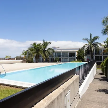 Home2book Sea View & Pool Getaway, Lejlighed *