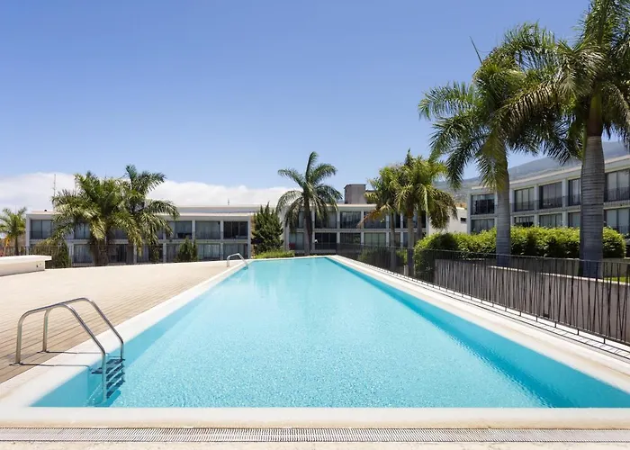 Home2book Sea View & Pool Getaway, *