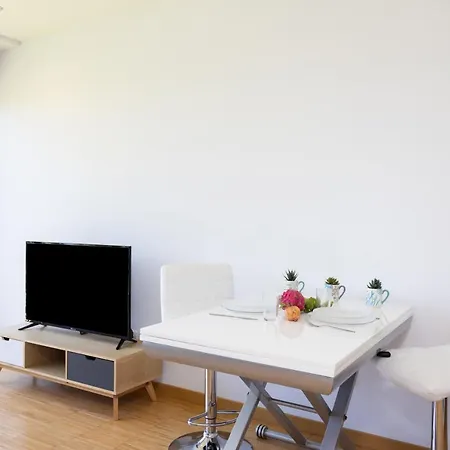 شقة Home2book Sea View & Pool Getaway, *