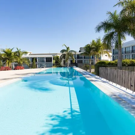 Home2book Sea View & Pool Getaway, شقة *